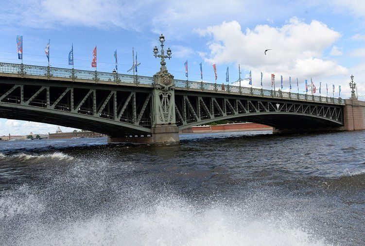 В среду в Петербурге ожидается штормовой ветер