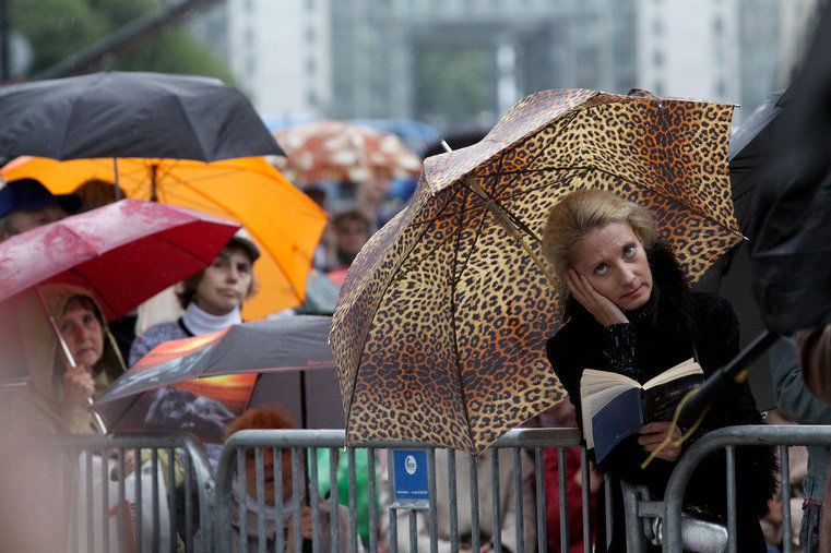 Синоптики посоветовали петербуржцам взять с собой зонты 