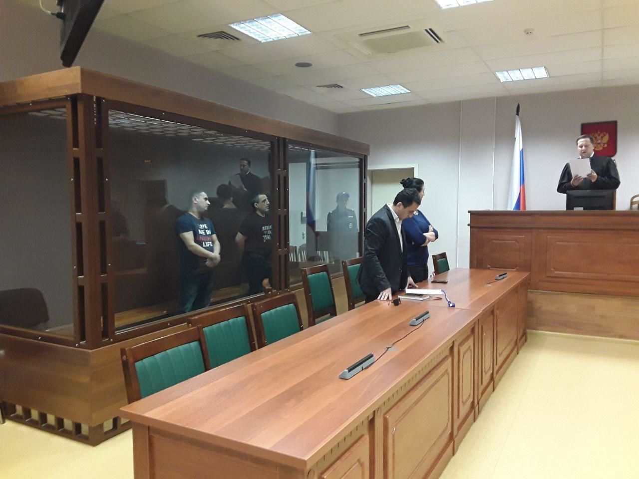На приговоре организаторам убийства брата авторитета Эльчина Питерского на Софийской овощебазе прозвучало имя вероятного заказчика