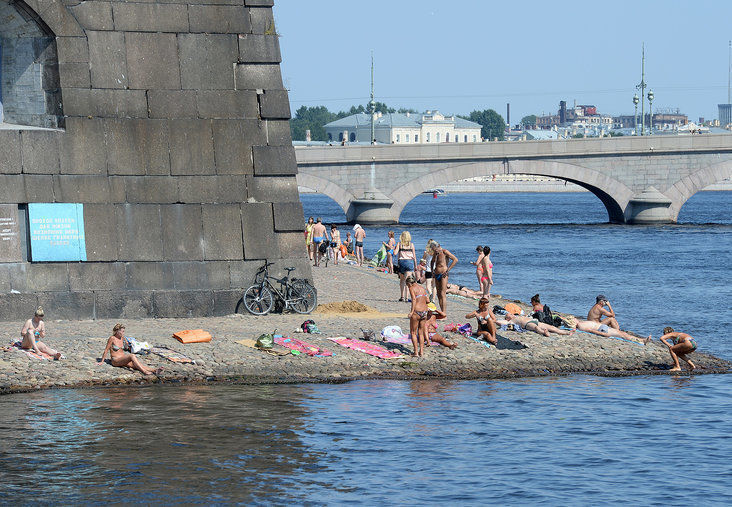 Жара останется в Петербурге, в среду ожидается плюс 29 градусов 