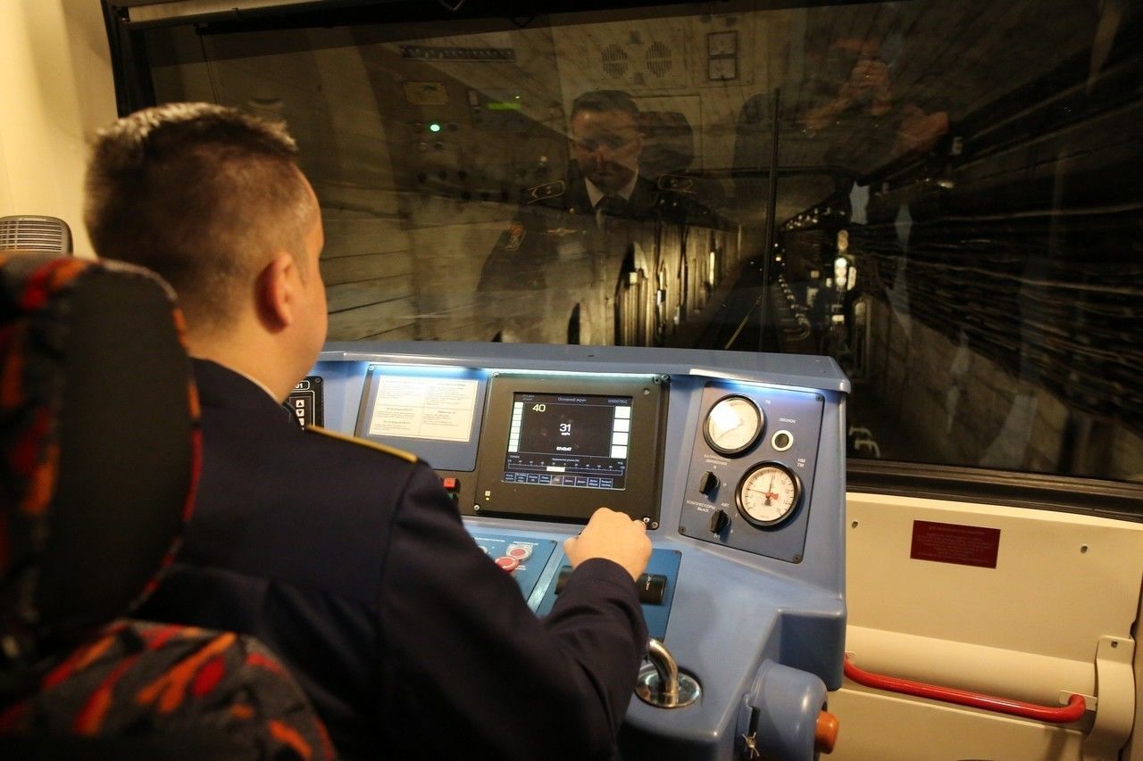 В подземке Петербурга рассказали о проекте наземного метро 