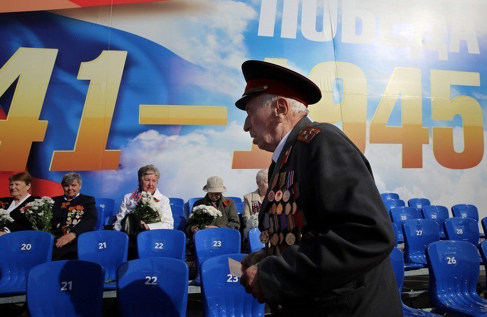 Ветеранам и инвалидам ВОВ ЗакС даст еще три дня бесплатного проезда по Петербургу 