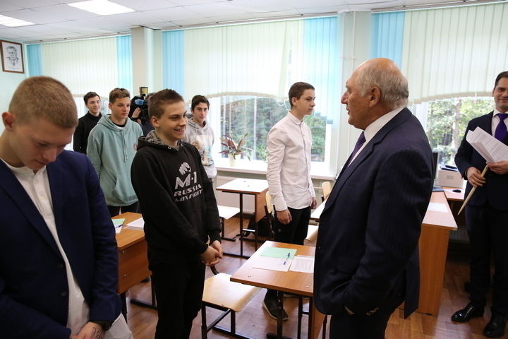 Специальная общеобразовательная школа №2 на улице Аккуратова подписала соглашение с окружным казачьим обществом