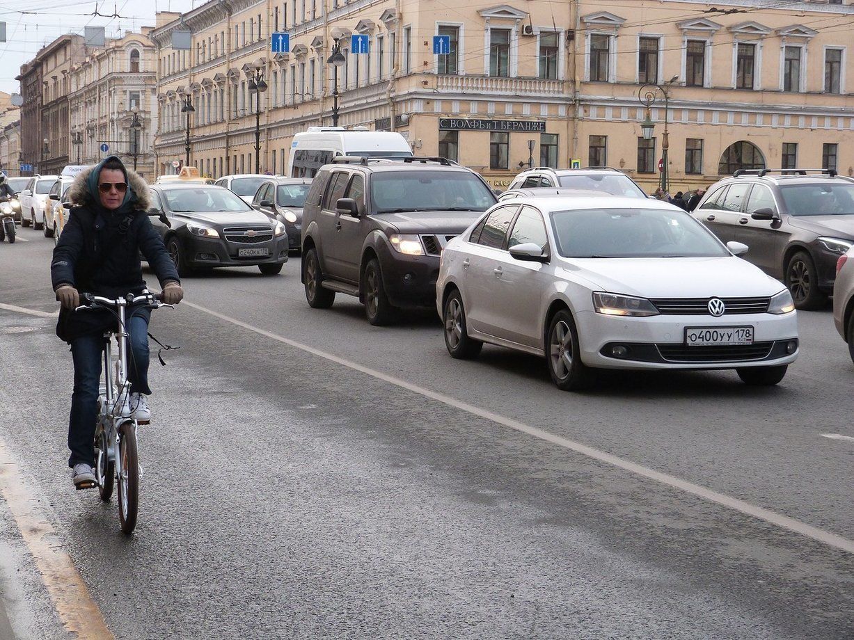 Автомобилисты Петербурга не поддерживают снижение скоростных ограничений