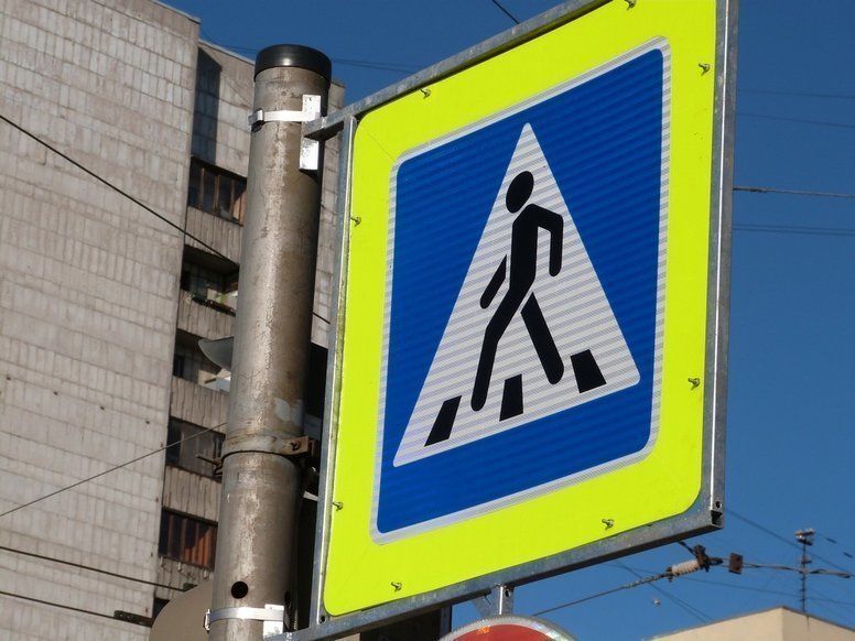 Автоледи сбила пенсионера на севере Петербурга