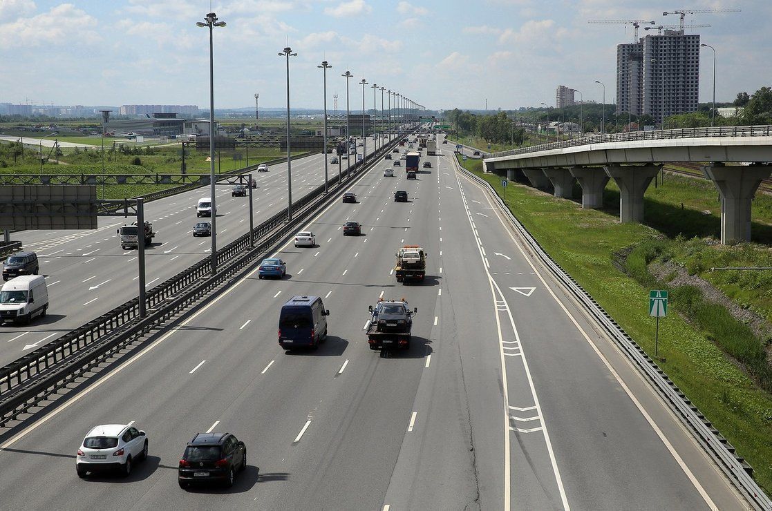 На КАД между развязками с ЗСД и Приморским шоссе перекроют полосу движения 