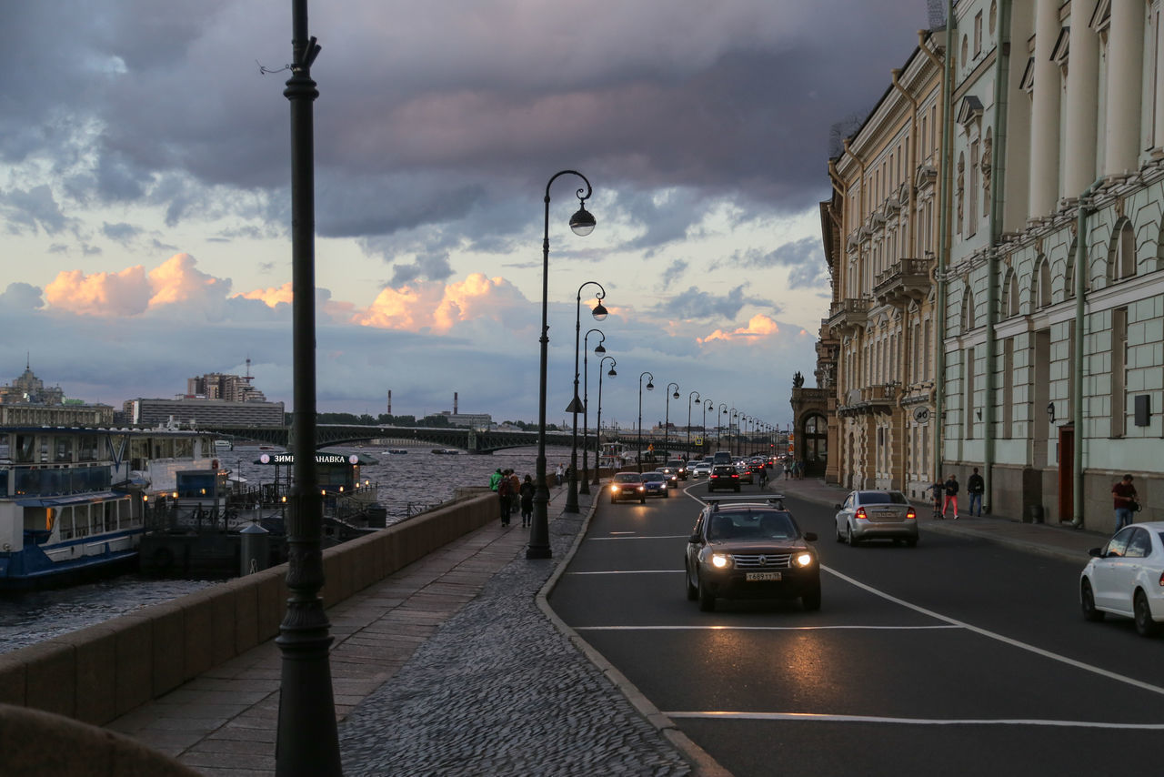 В центре Петербурга вводятся ограничения движения до начала ноября