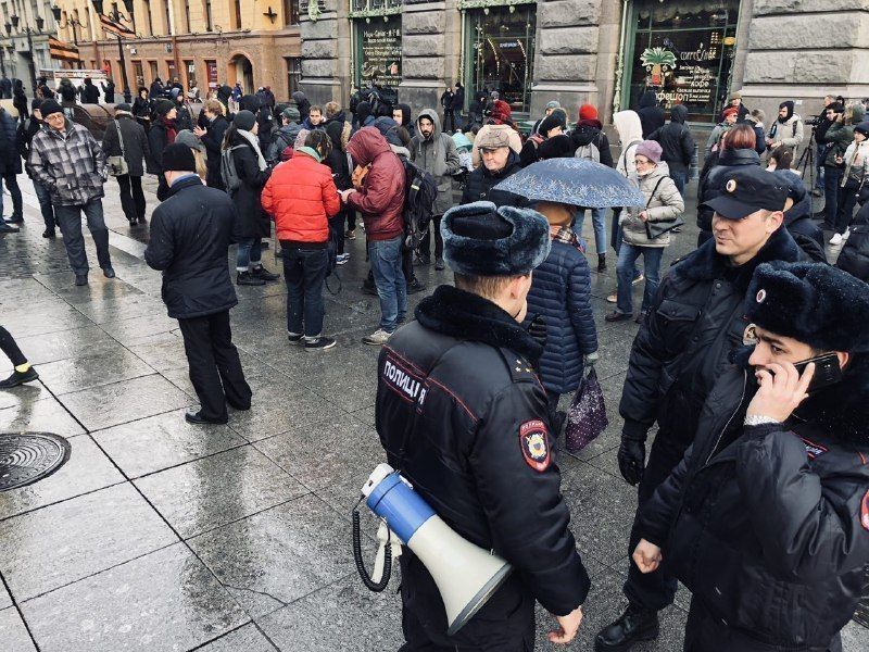 Петербуржцы пожаловались на пикетчиков в центре города