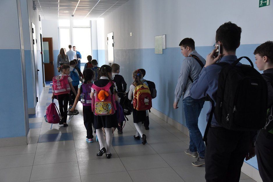 Одну из старейших школ Петербурга обещают достроить в следующем году 