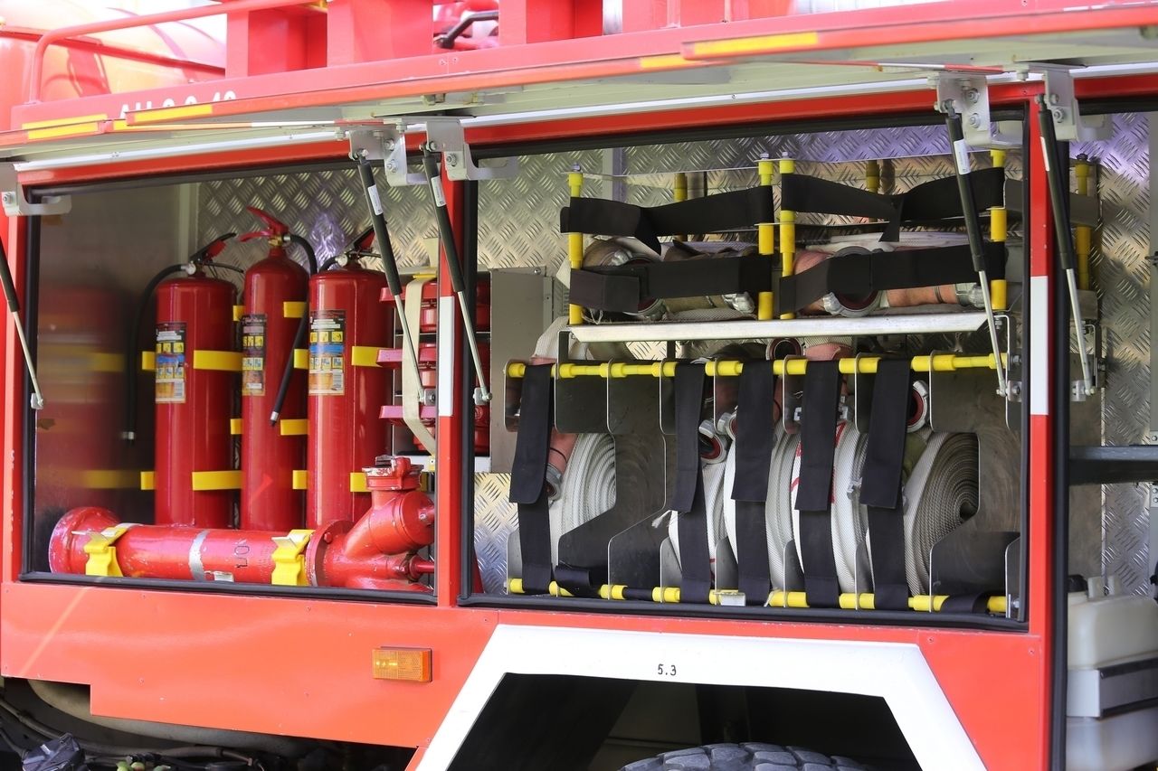 Полыхающую иномарку на Афонской тушили 40 минут