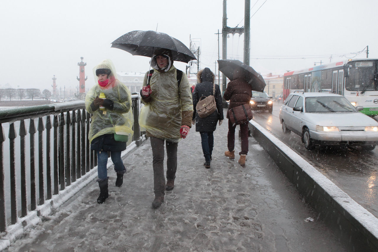 В четверг в Петербурге – снег, гололед и минус 4 градуса 