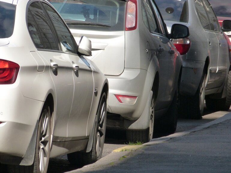 Автостоянку на Лиговском закроют на ремонт на сутки