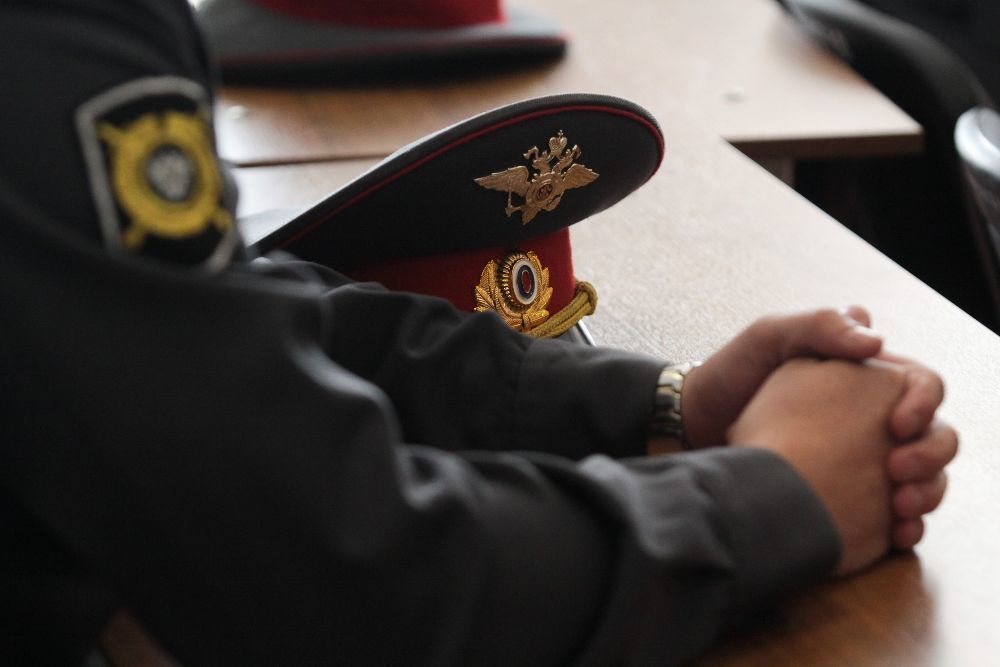 В Пушкинском районе мужчина принес в полицию охотничье ружье, но передумал