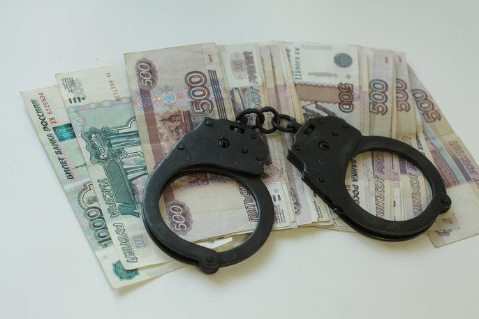 В Петербурге школьный учитель забрал себе 400 тысяч рублей, собранные для выпускного