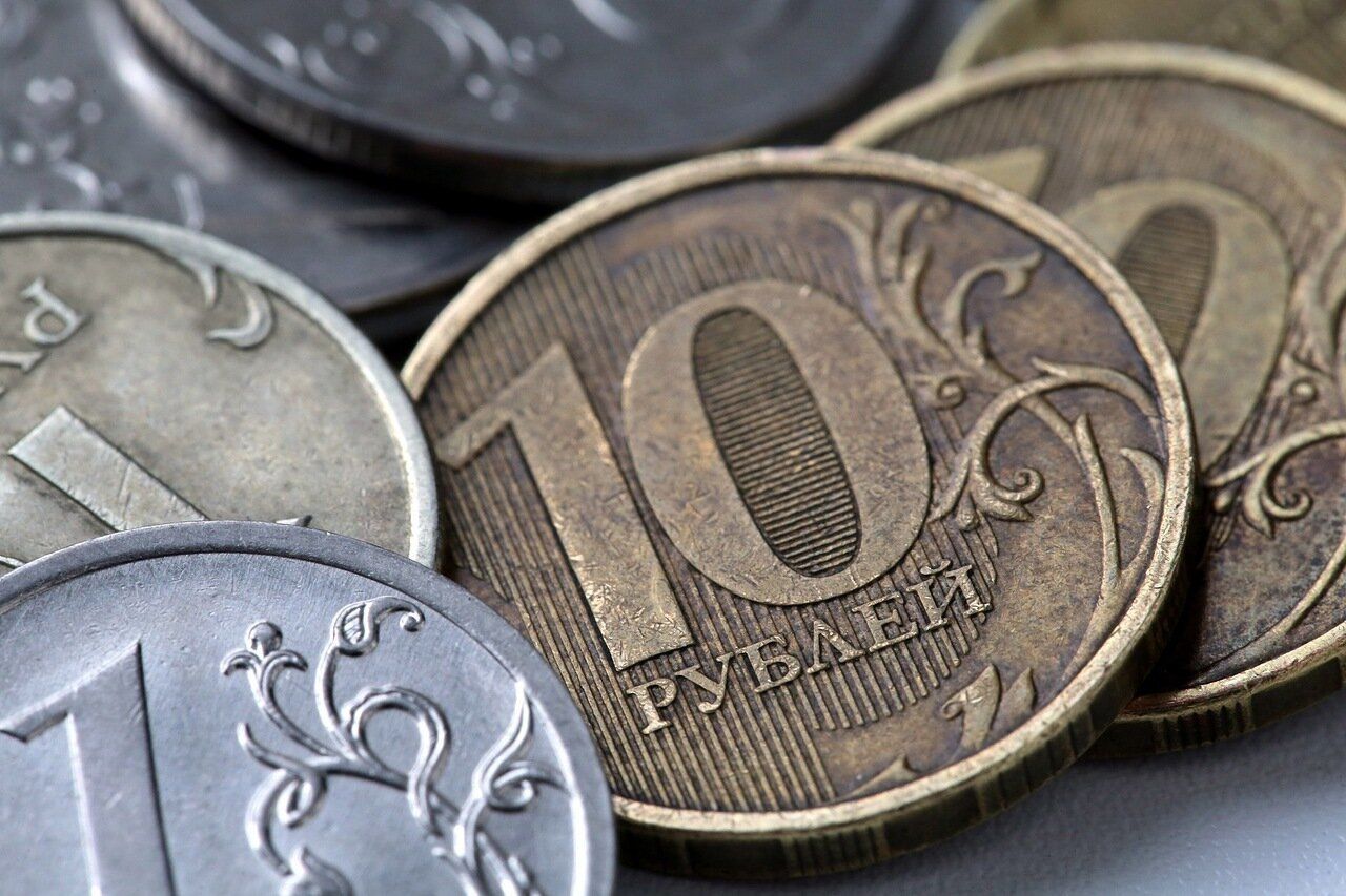 Курс валюты на 12 февраля: рубль начал падать