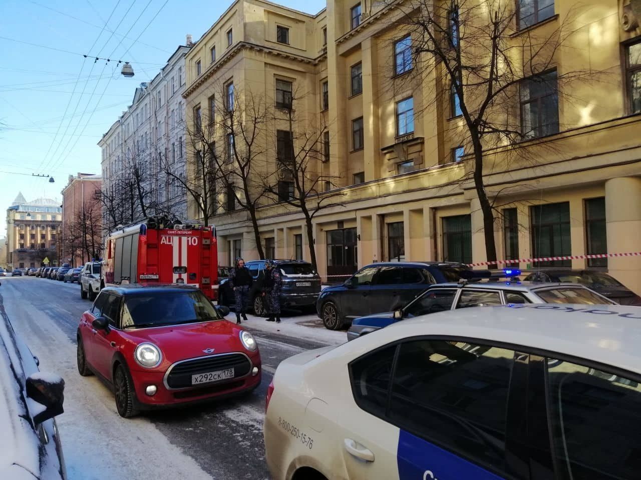 В городе эвакуируют некоторые университеты