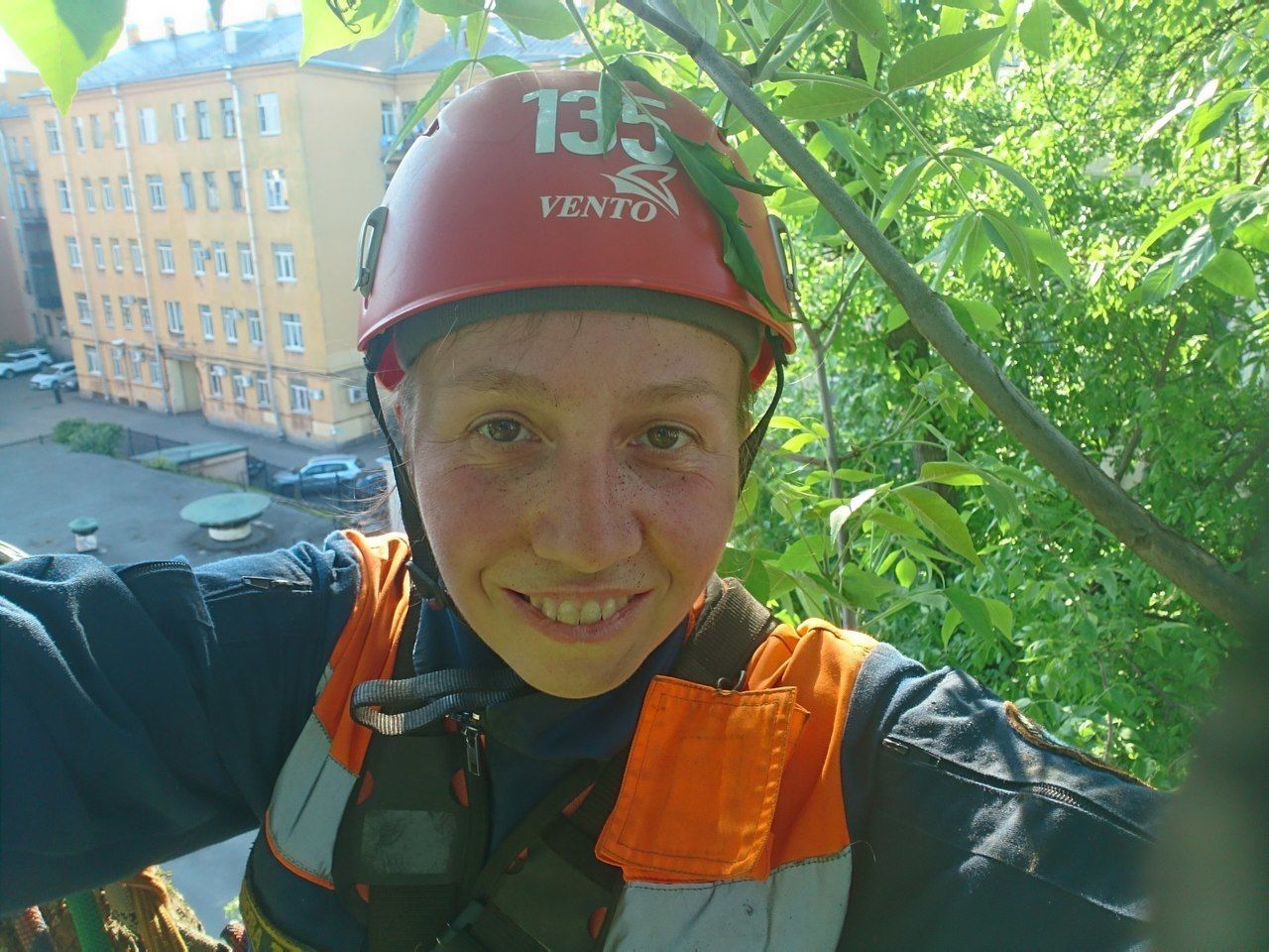 Петербурженка рассказала, как уже четыре года снимает с деревьев кошек и выручает утопающих во льду уток 