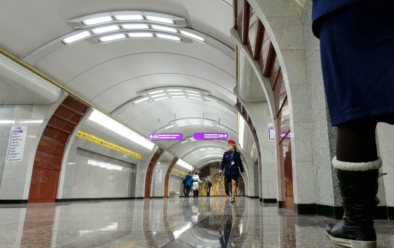 Пассажиров не пускают на станцию метро «Международная» 