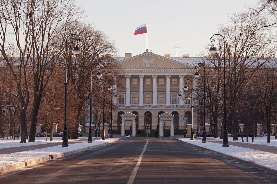 Вячеслав Макаров поздравил правительство Петербурга с юбилеем 