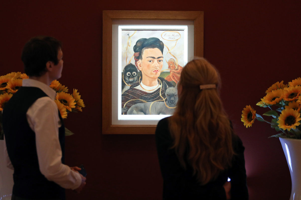 В Музее Фаберже открылась выставка Фриды Кало и Диего Риверы 