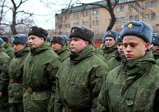 Почти три тысячи петербуржцев отправятся в армию