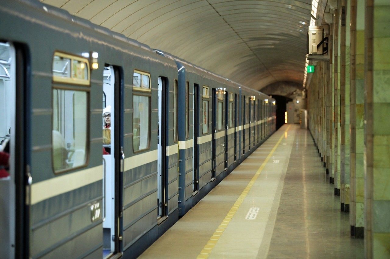В Пасхальную ночь метро Петербурга будет работать круглосуточно