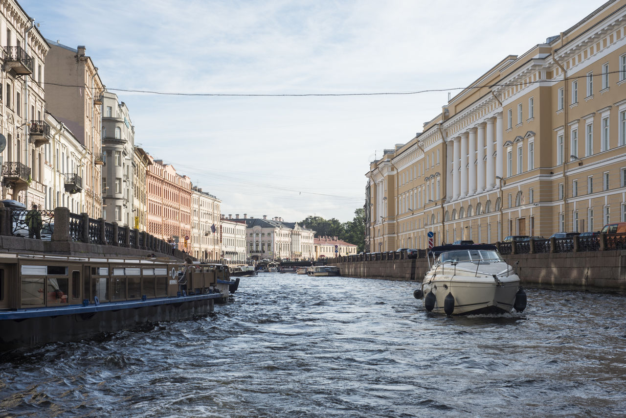 Петербург попал в рейтинг лучших городов для путешествий с мамой