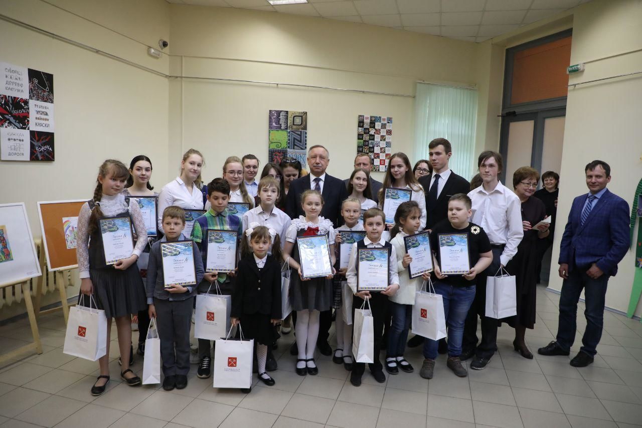 В Аничковом дворце наградили победителей творческого конкурса школьников «Будущее Петербурга»