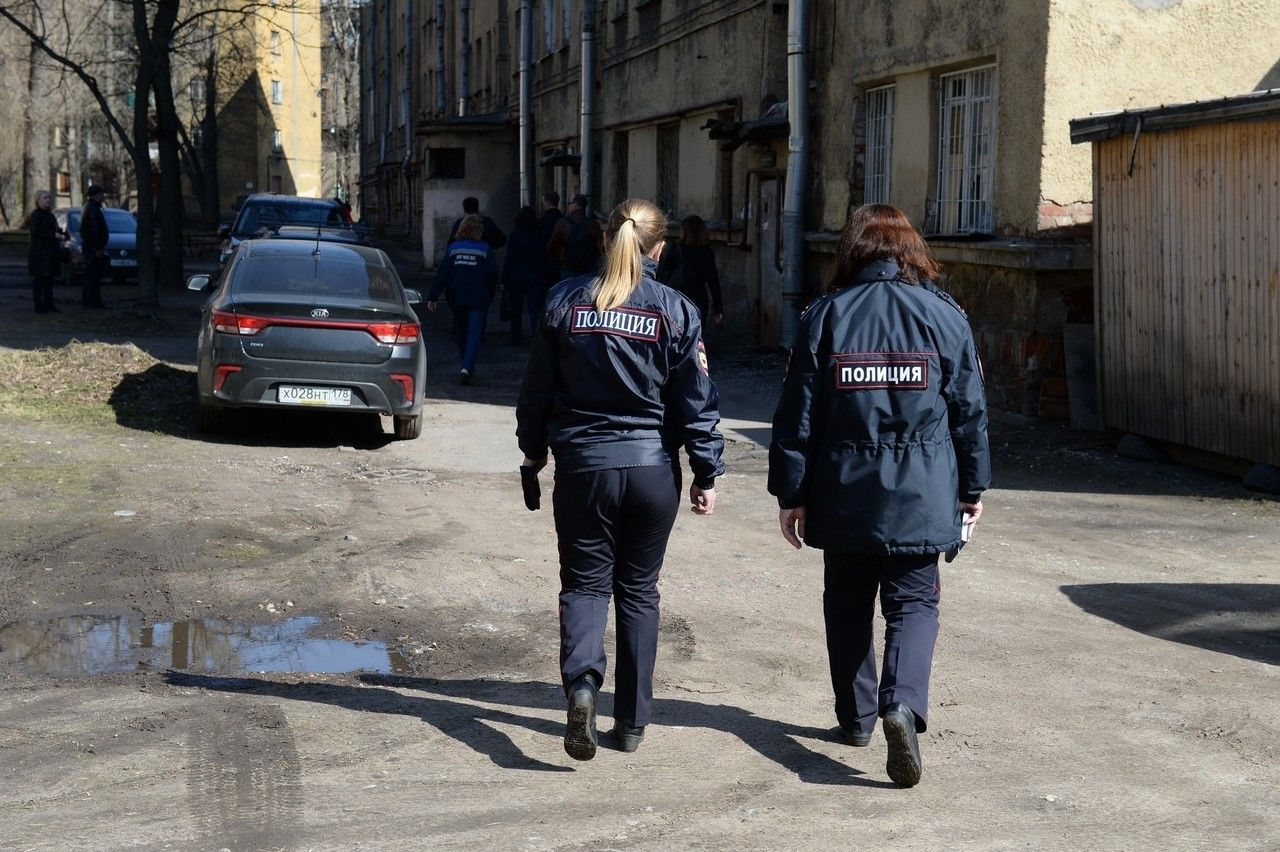 Узбечку и ее 13-летнюю дочь насиловали несколько дней в съемной квартире в Петербурге