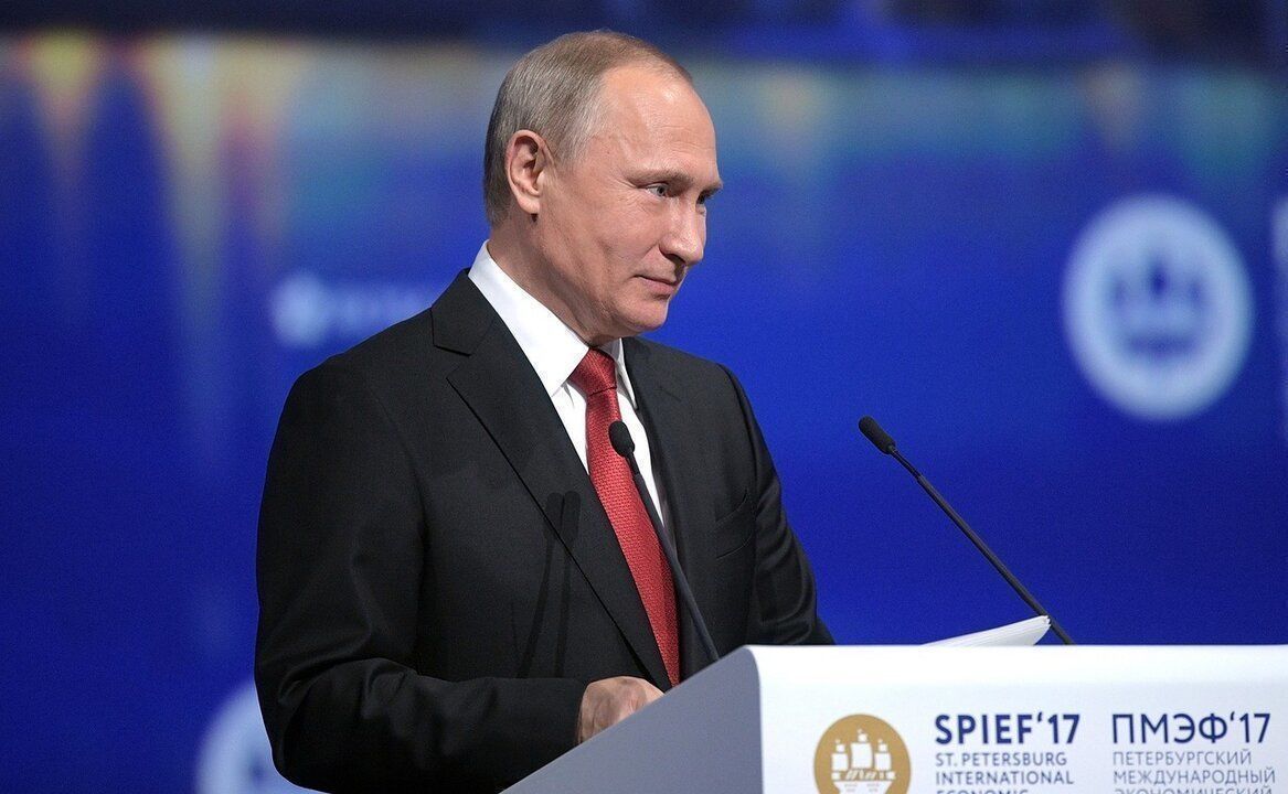 Владимир Путин сегодня примет участие в Экономическом форуме 