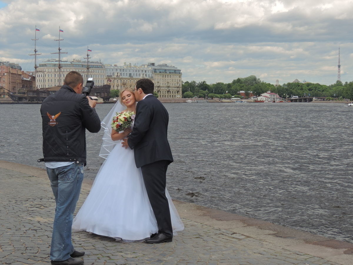 Определился самый популярный возраст для вступления в брак у россиян 