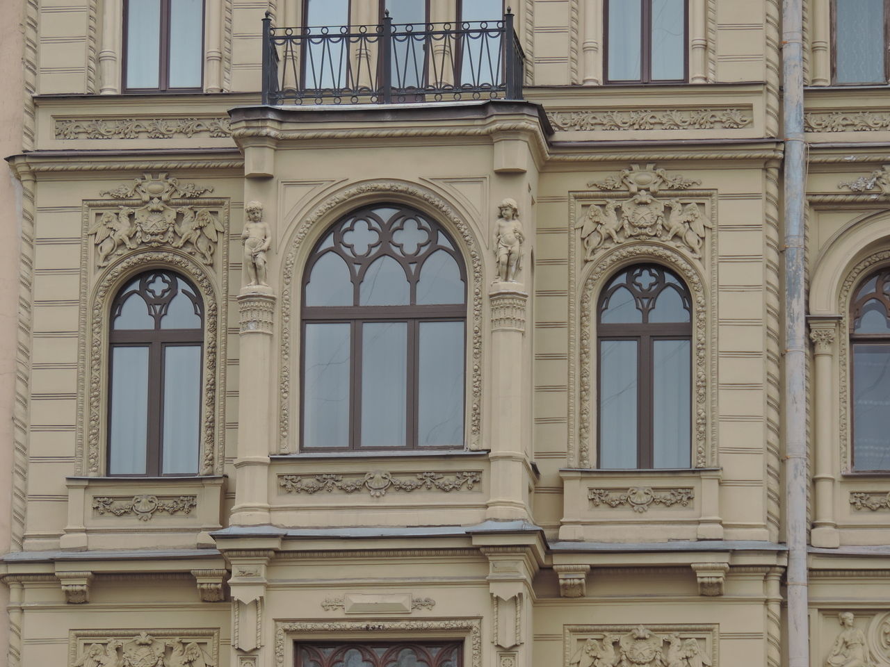 В Петербурге отремонтируют 255 исторических зданий