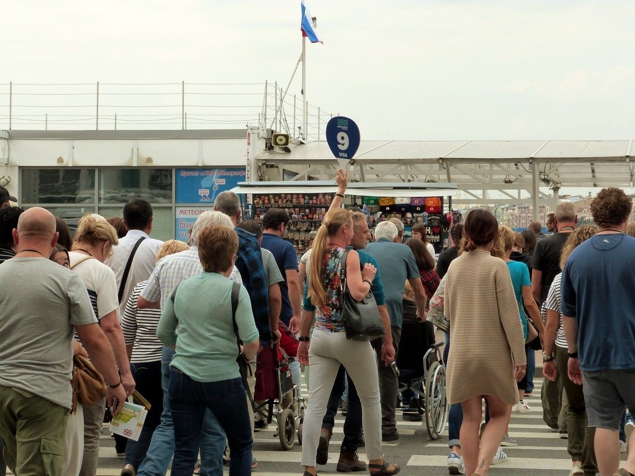 Власти Петербурга ждут 6 миллионов иностранных туристов через три года 