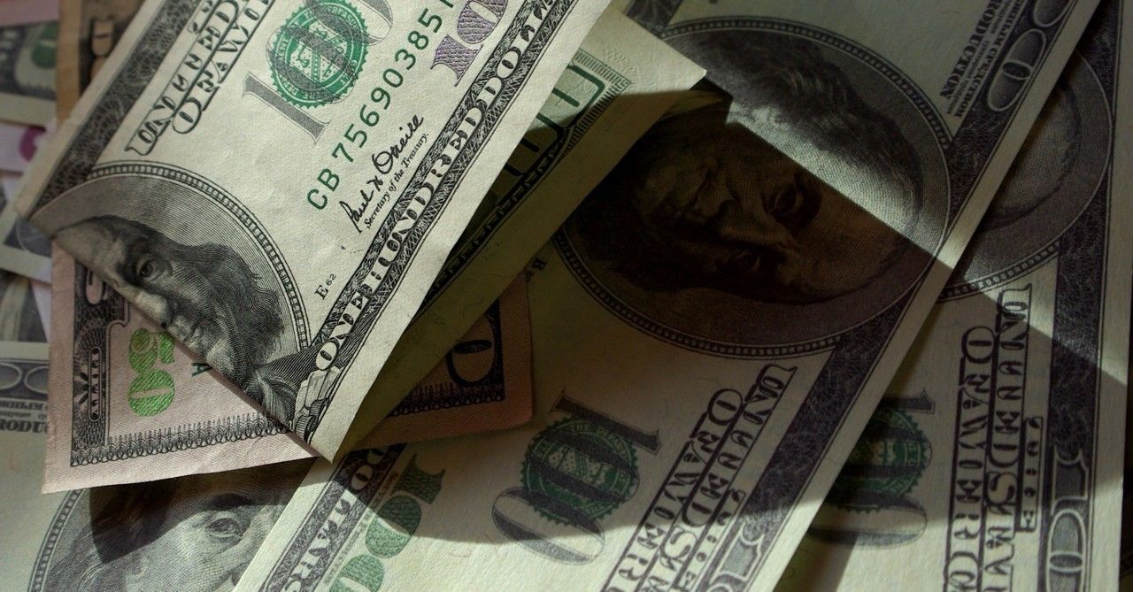 После решения ФРС США снизить ставку курс рубля устремился вверх