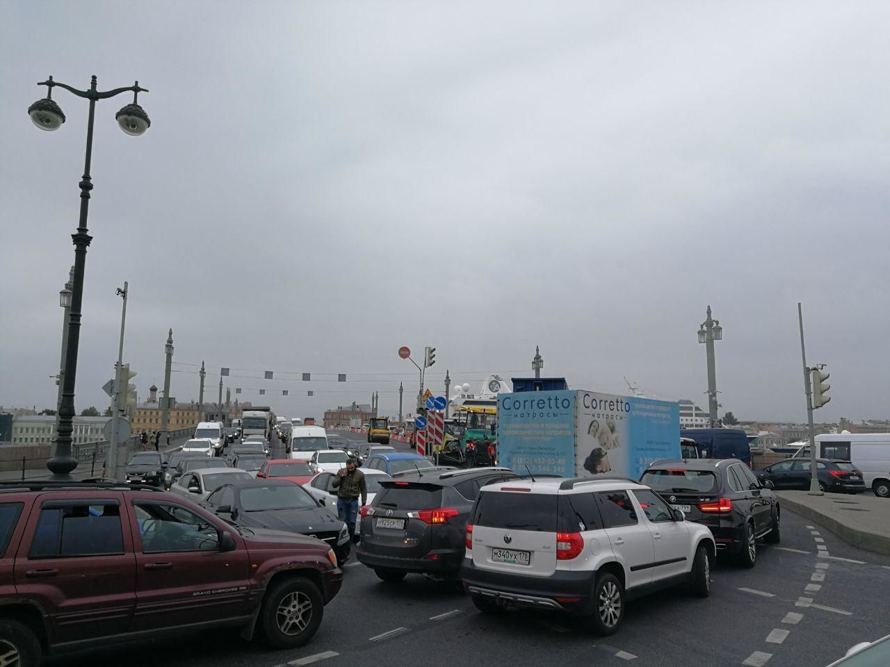 Два ДТП заблокировали Благовещенский мост