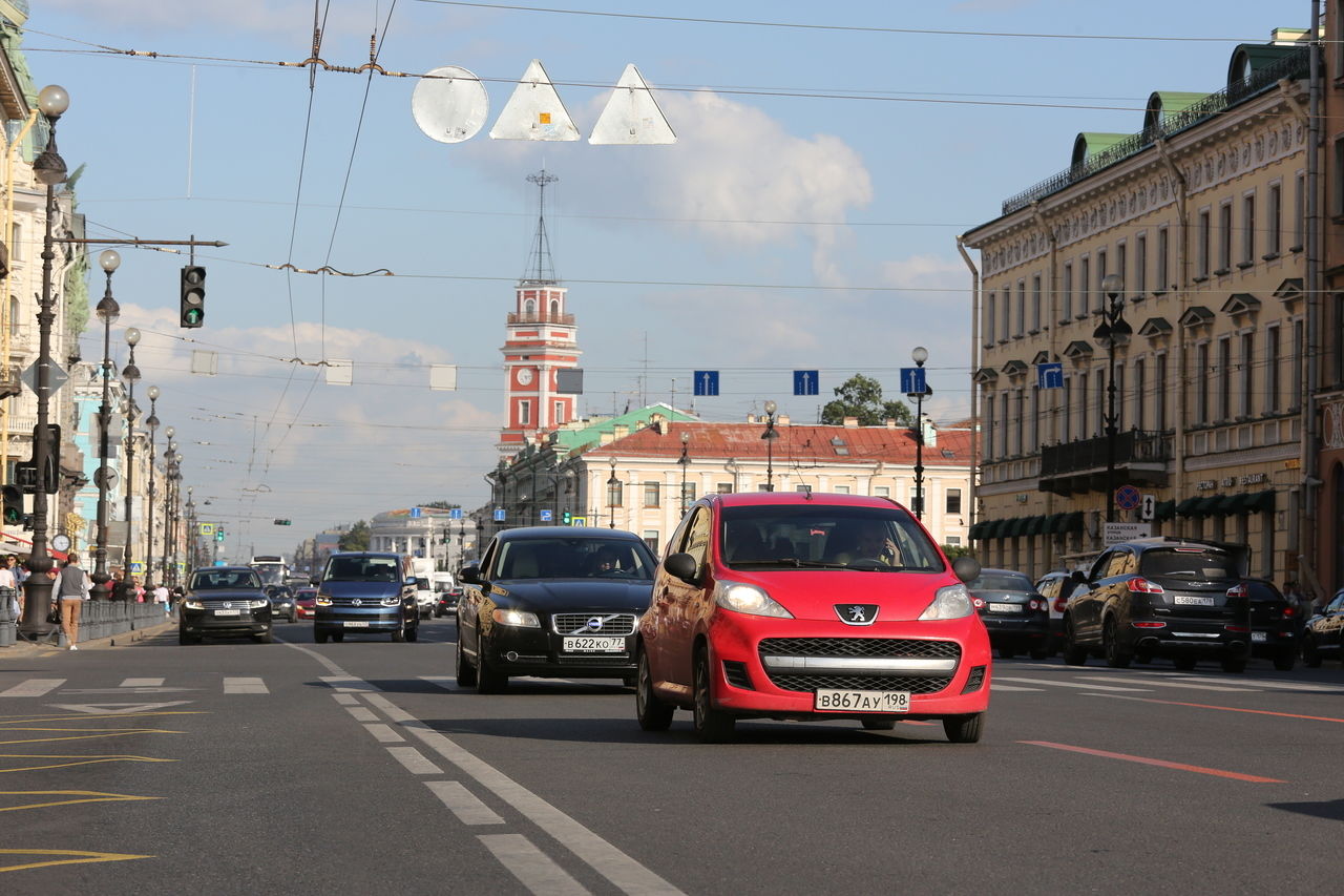 Аналитики: авторынок Петербурга продолжает сокращаться четыре месяца подряд 