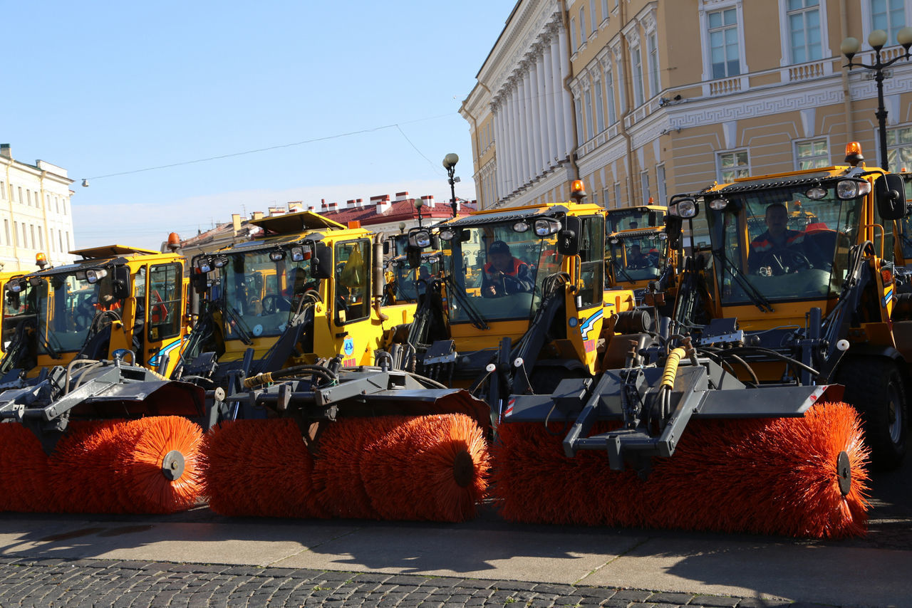 В Петербурге проверили техническую готовность уборочной техники к зиме