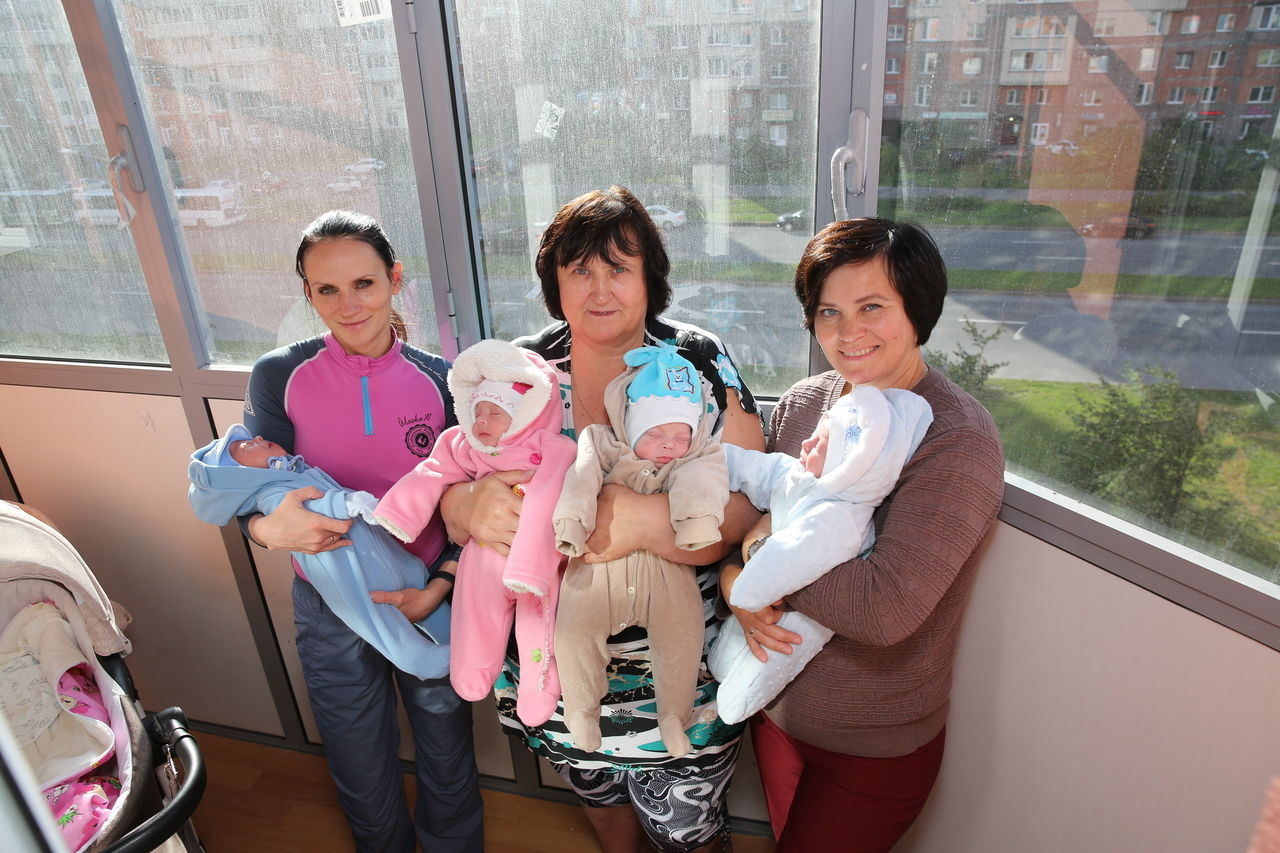 Семья Морозовых с четверняшками: «Мы просто живем и радуемся» 