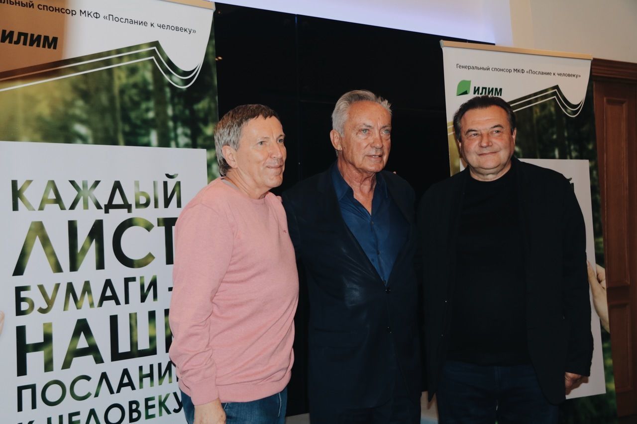 Актер Удо Кир заявил, что ему нравится играть злодеев, но стать он хочет садовником