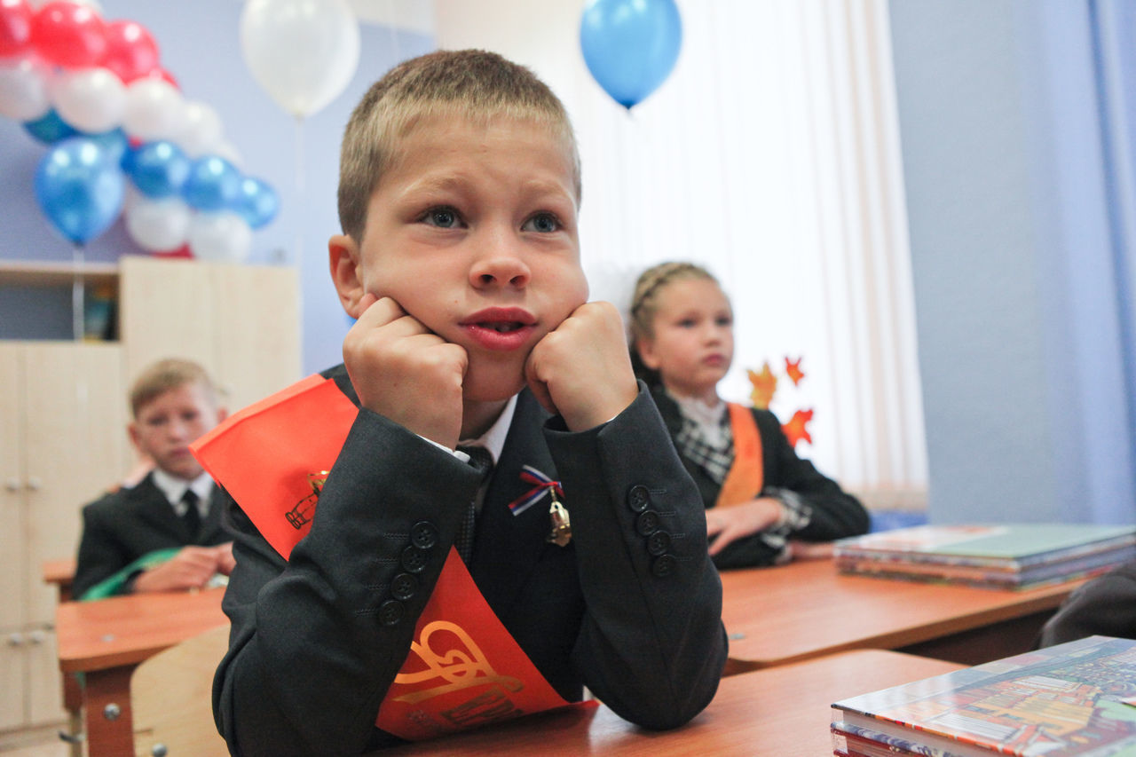 В 35 школах московского района после массового отравления начались проверки 