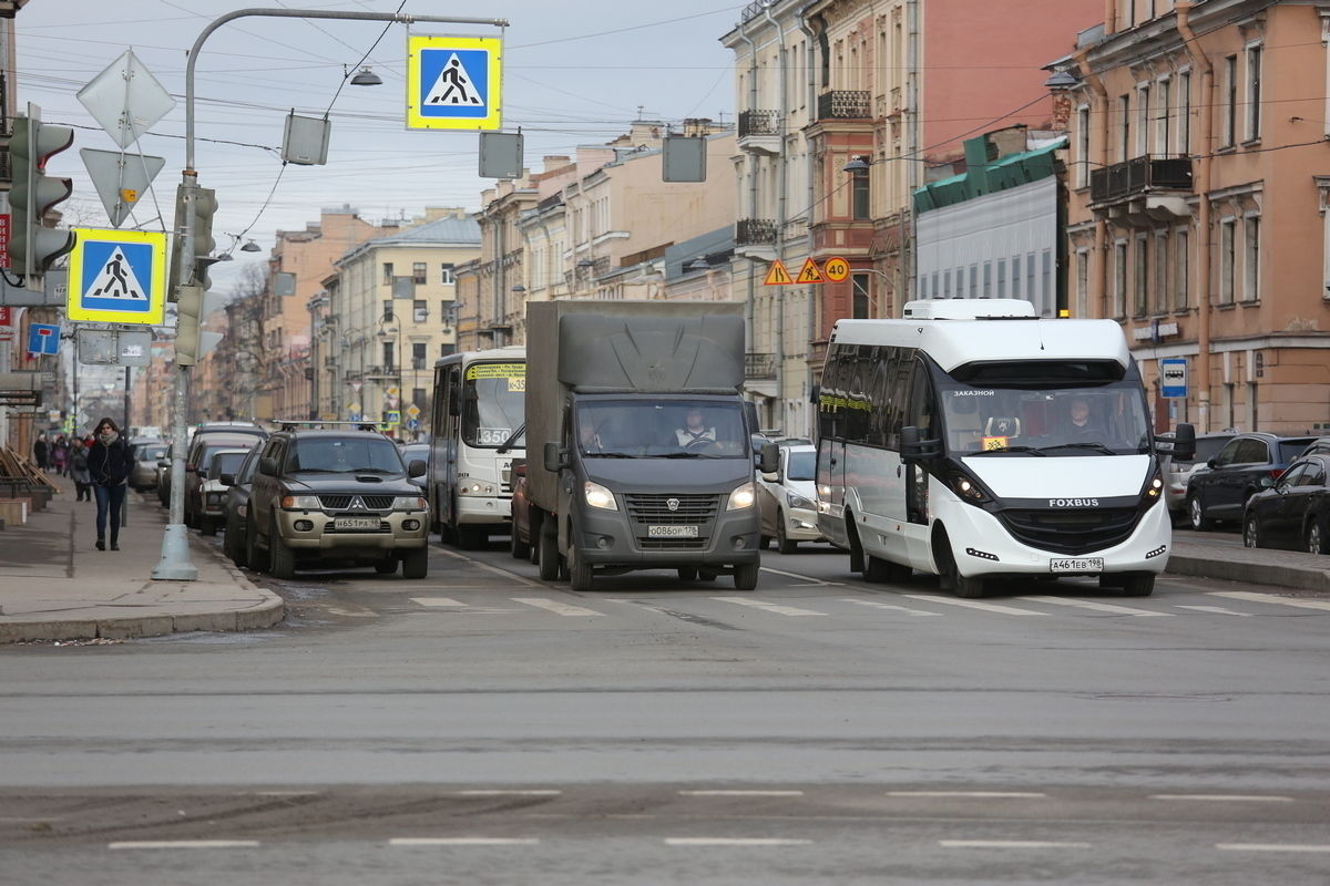 Газон сохраним, но парковок добавим: как в городе реализуется парковочная  программа