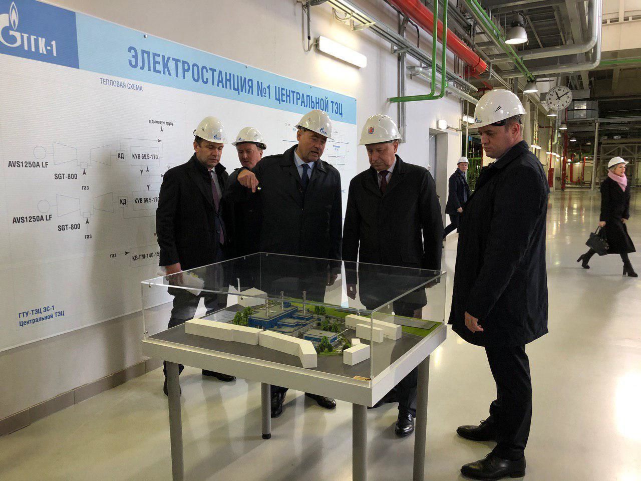 Александр Беглов посетил обновленную электростанцию на Обводном канале 