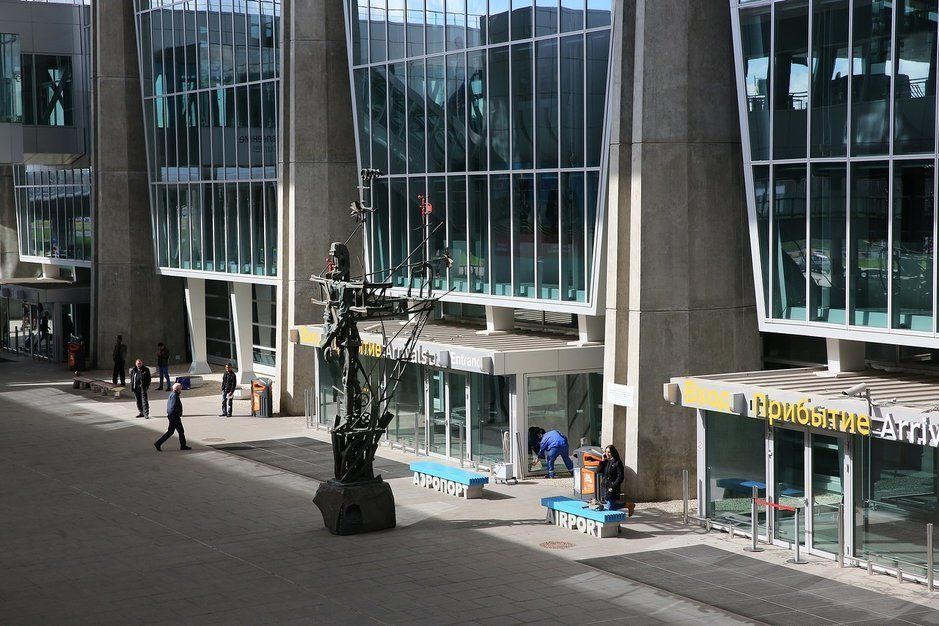 Петербуржца, впавшего в кому на Кипре, доставили домой