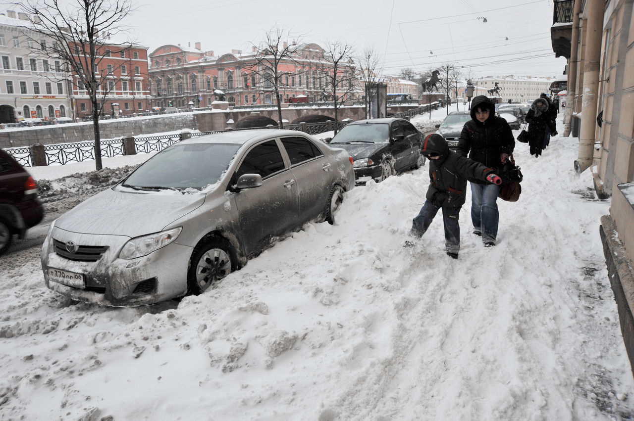 Виталий Милонов предлагает отказаться от вредных реагентов при уборе улиц зимой 