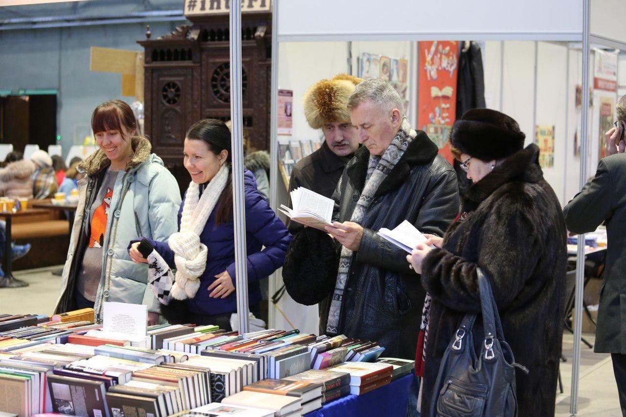 Санкт-Петербургский новогодний книжный салон готовит новые издания, встречи с писателями, театральные постановки 