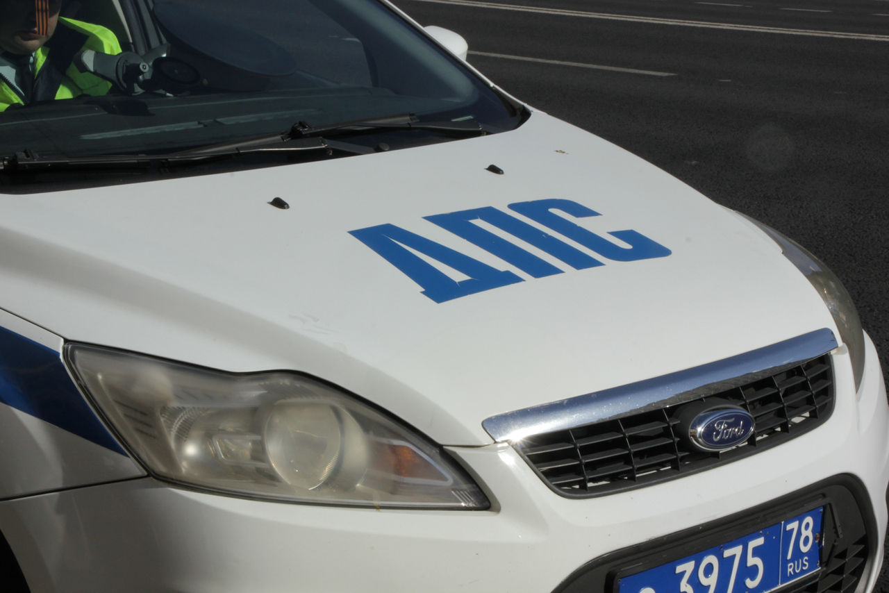 На Мурманском шоссе полиция с погоней задержала угонщика дорогостоящей иномарки