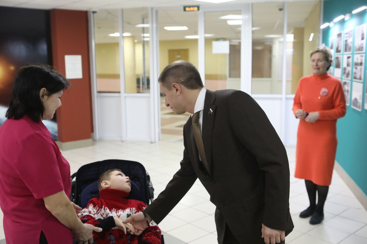От елки до «Газпром Арены»: новогодние желания 10-летнего ребенка-инвалида исполнились