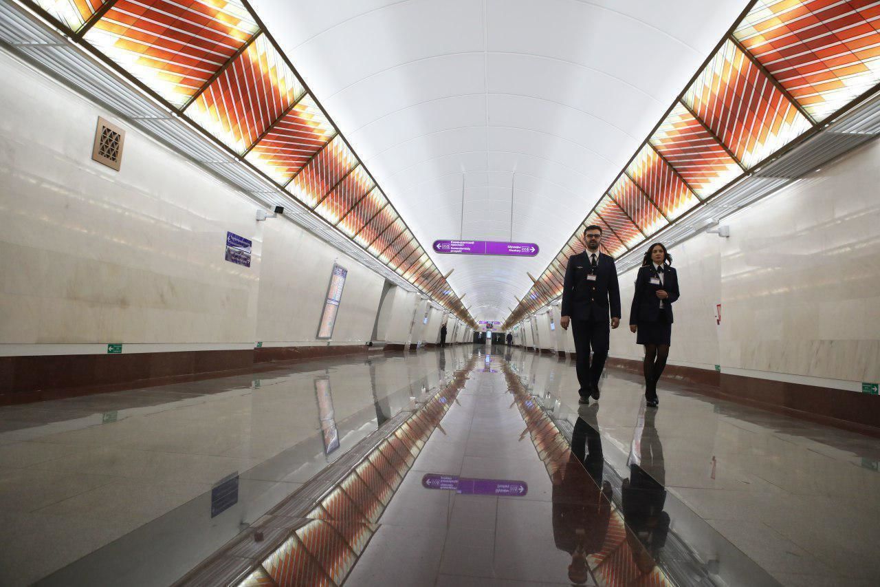 На раннем закрытии одного из вестибюлей станции «Проспект Славы» метрополитен сможет сэкономить около 400 тысяч рублей в месяц 