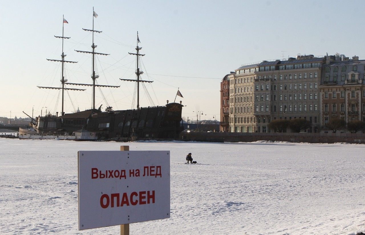 В Петербурге продлят срок запрета выхода на лед до 15 февраля
