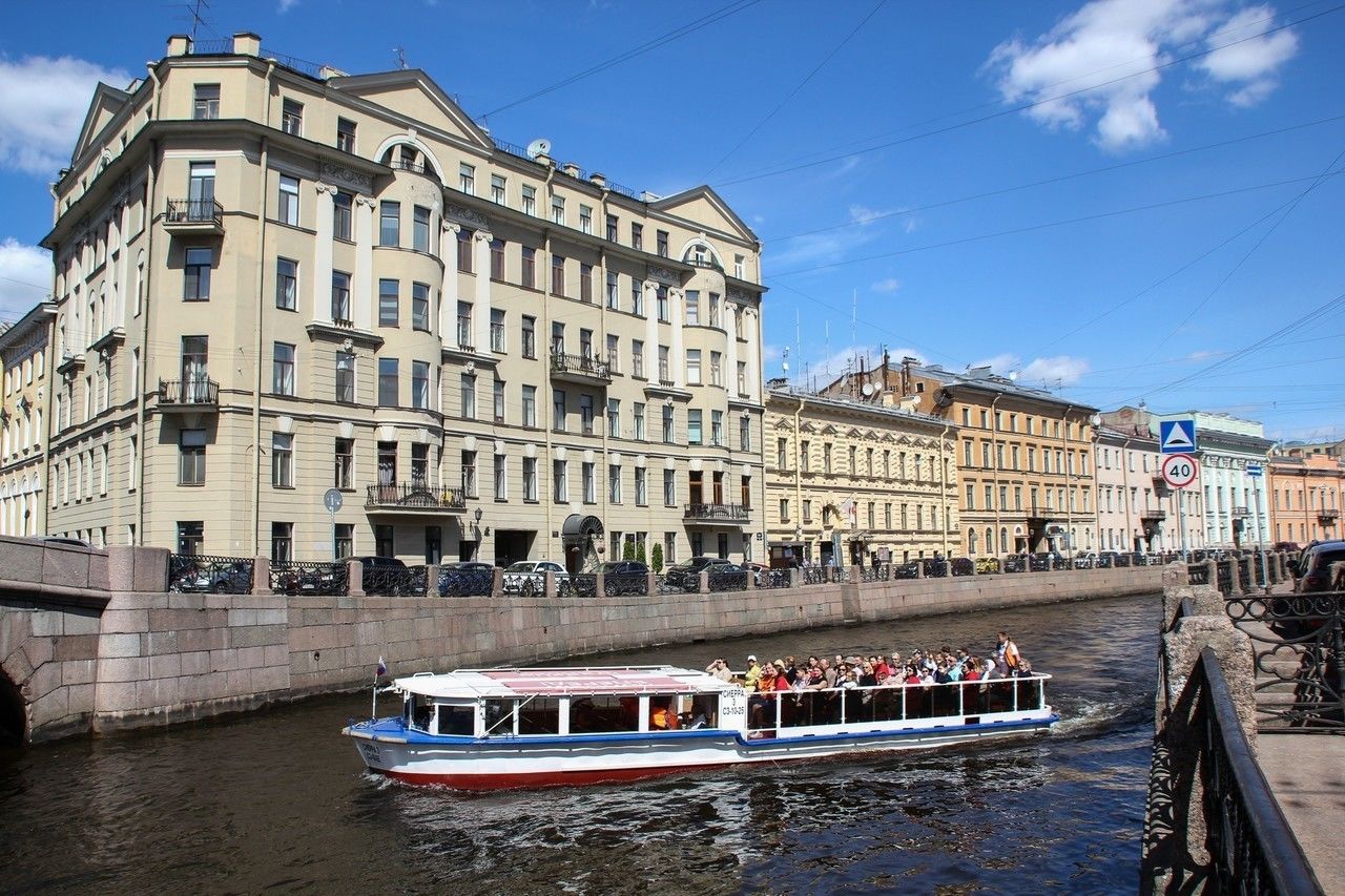 Петербург признали одним из самых безопасных городов для рестораторов и владельцев магазинов 